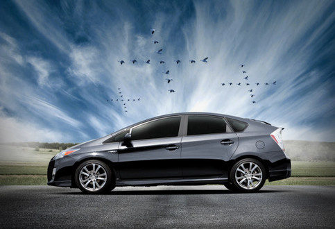 Toyota-Prius-PLUS-Performance-Package-2