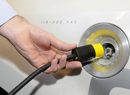 Study Finds EV Battery's Price Drops 70% by 2025 Study - EV Battery's Price Drops