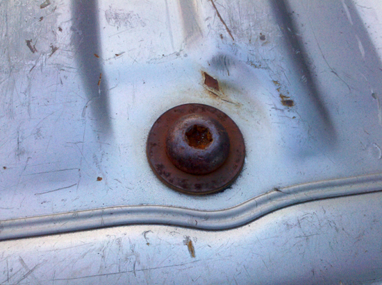 2007-12 Toyota Tundra Truck Bed Bolt Rust / Corrosion - TSB 2007-12 Toyota Tundra Bed Bolt Rust / Corrosion - TSB