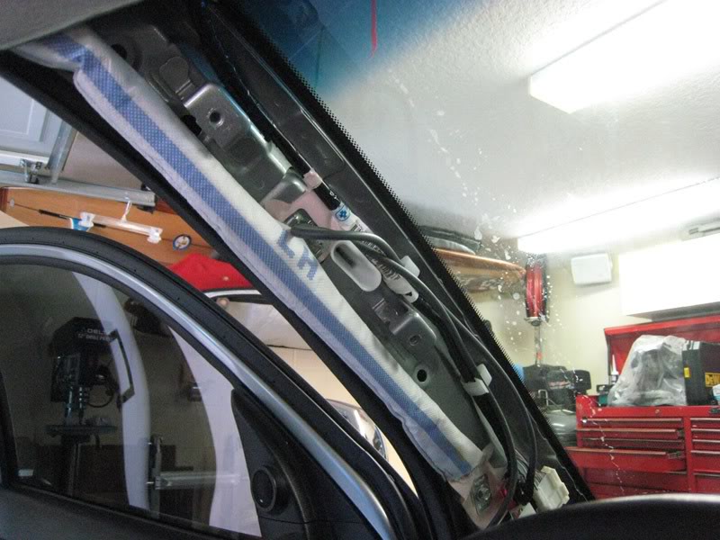 Lift and Release the A-Pillar Step 2: Lift and release the A-pillar to remove.